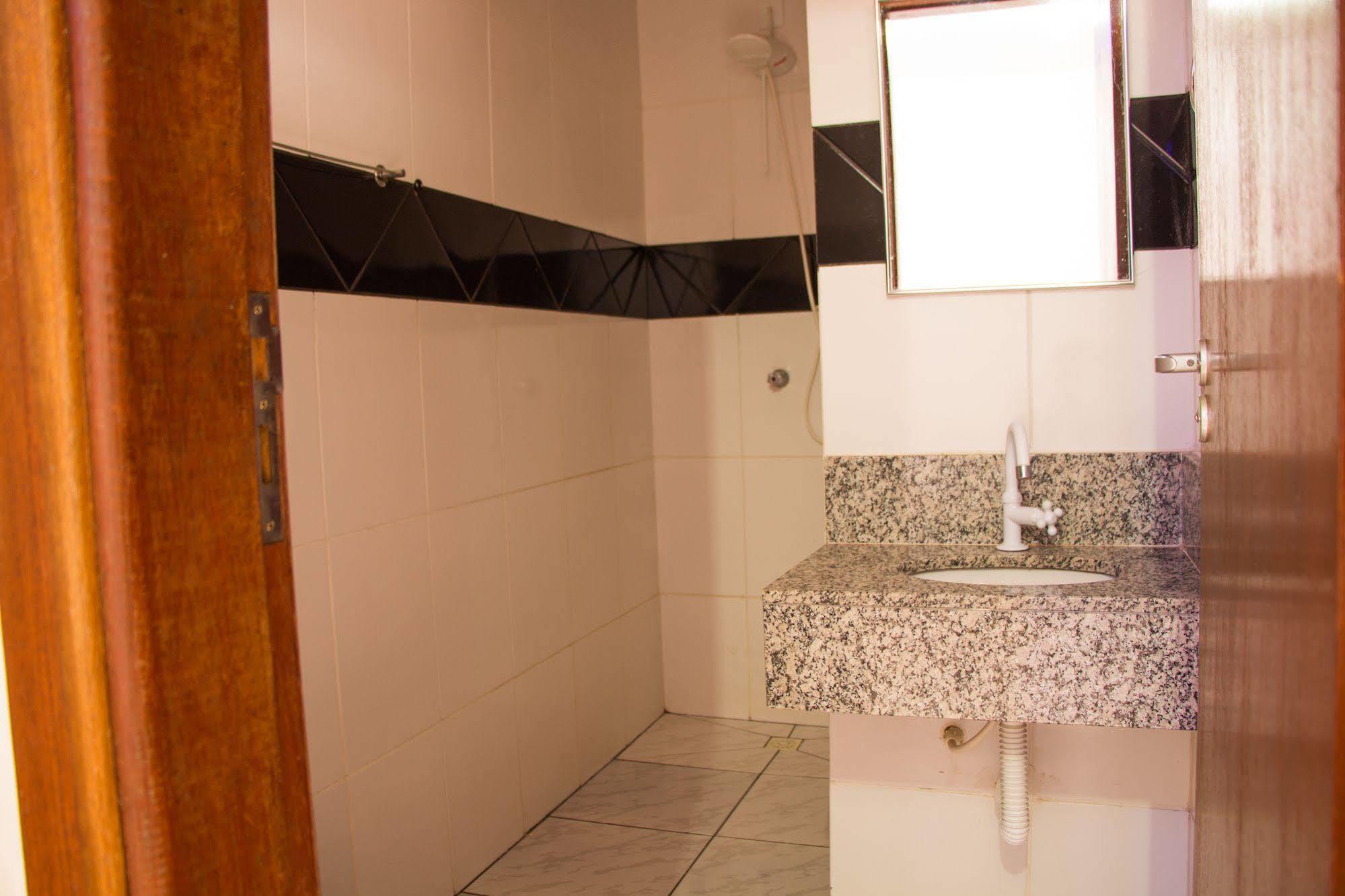 Pousada Dubai Cuiaba  Bagian luar foto